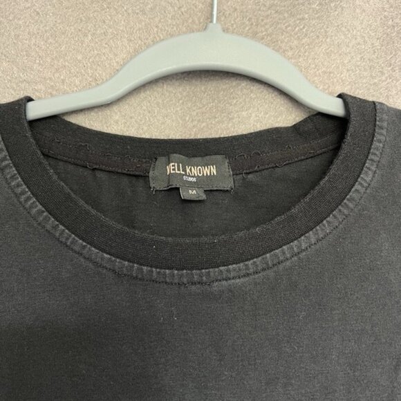Well Known Studios Graphic TShirt Sz Medium Swan Black Short Sleeve Shirt AOP - Picture 6 of 11